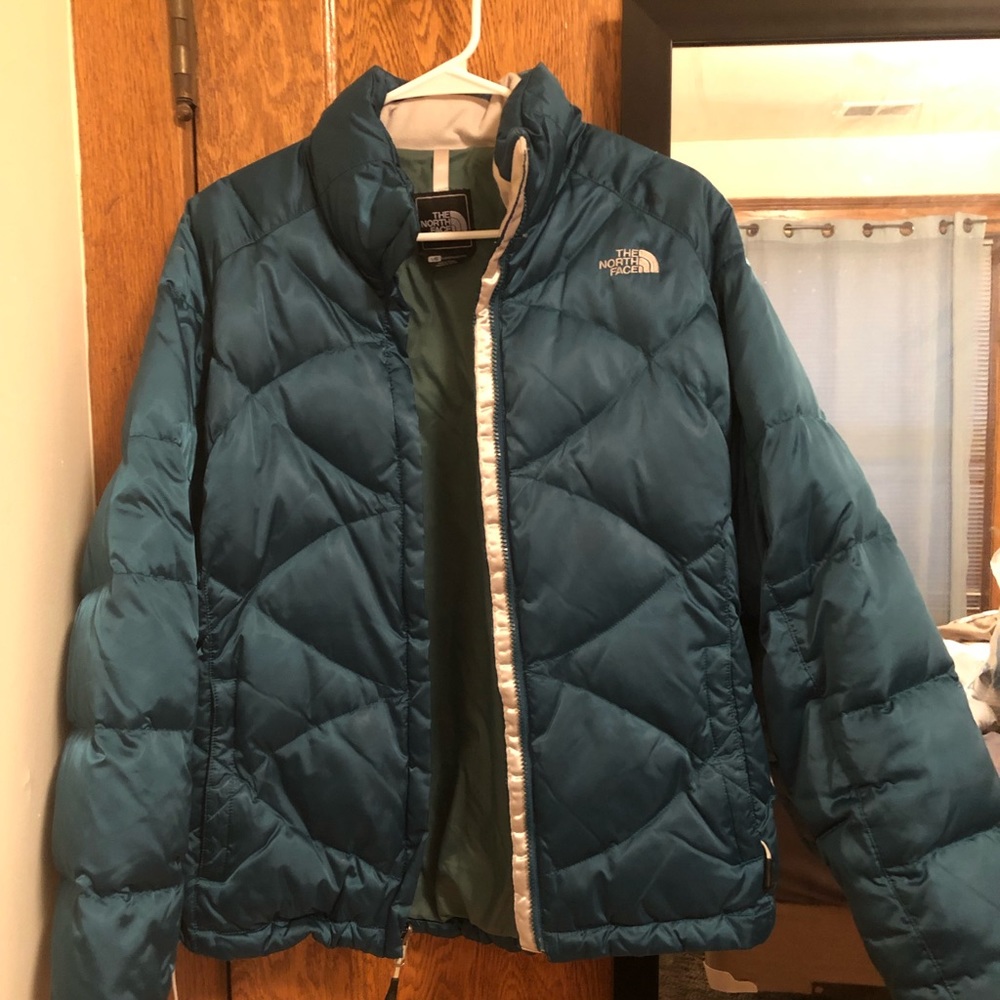 Northface puffer jacket size: L